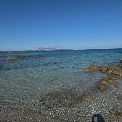 Spiaggia Cala D'Ambra San Teodoro, Sardegna в феврале — фото погоды (2026-02-27)