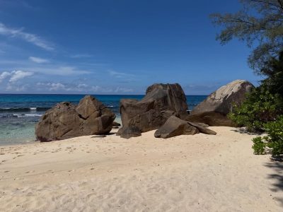 Anse Takamaka, Seychelles в декабре — фото погоды (2025-12-31)