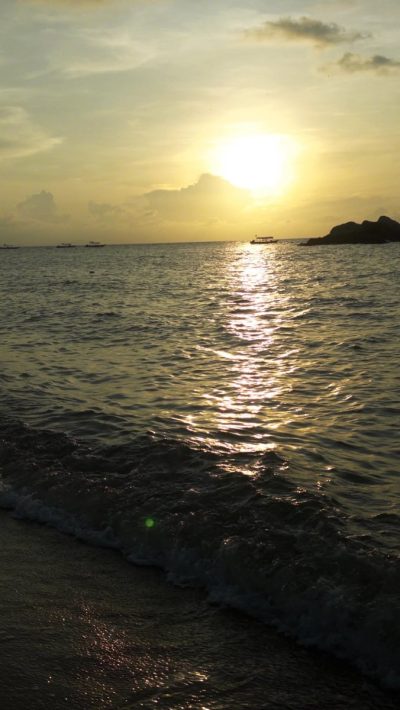 Kampung Paya , Pulau Tioman в октябре — фото погоды (2025-10-17)