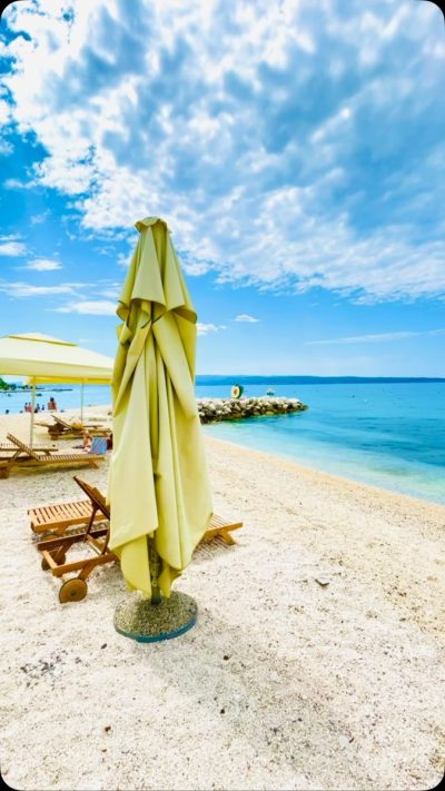 Podstrana Beach - Croazia в июле — фото погоды (2026-07-07)