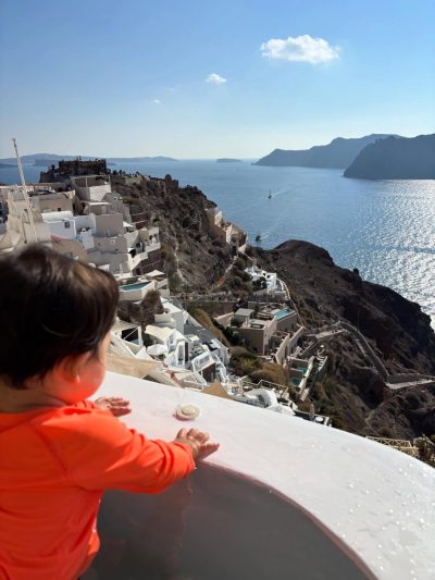 Santorini, Greece - Town Of Oia в декабре — фото погоды (2025-12-05)