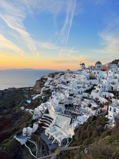 Santorini, Greece - Town Of Oia в апреле — фото погоды (2026-04-01)
