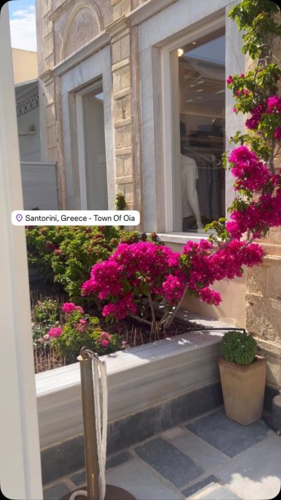 Santorini, Greece - Town Of Oia в мае — фото погоды (2026-05-29)
