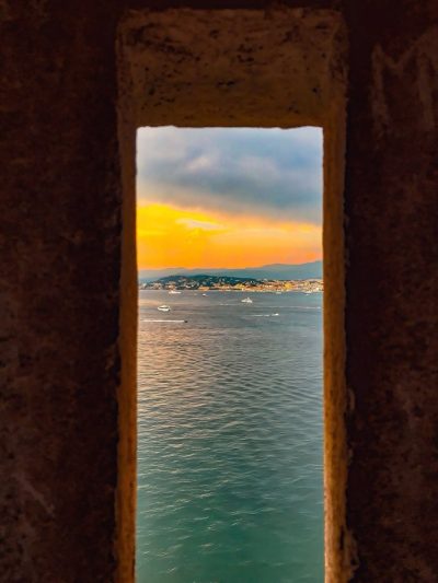 Fort royal de l'île Sainte-Marguerite в октябре — фото погоды (2025-10-11)
