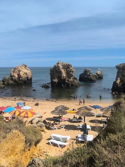 Praia dos Arrifes в августе — фото погоды (2025-08-31)