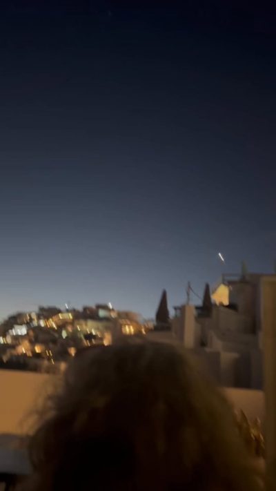 Santorini Imerovigli в апреле — фото погоды (2025-04-20)