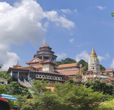 极乐寺 Kek Lok Si Temple в марте — фото погоды (2026-03-10)