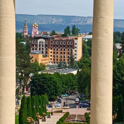 Кисловодский Курортно-Лечебный парк в июне — фото погоды (2024-06-18)