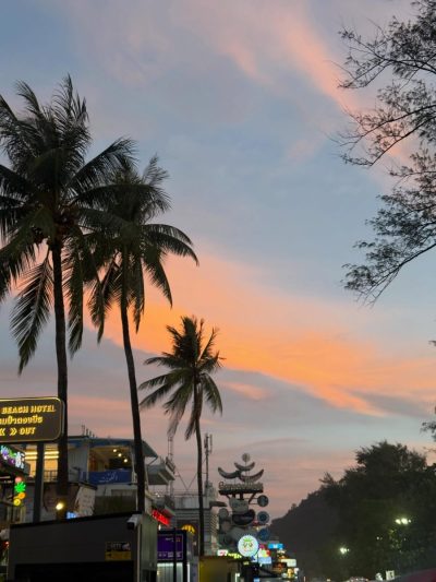 Patong Beach, Phuket Thailand в июне — фото погоды (2026-06-10)