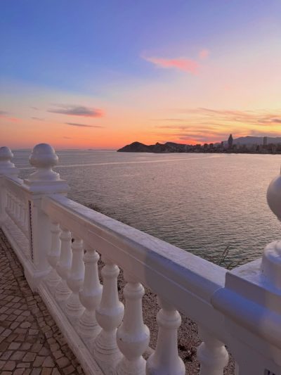 Old Town Square, Benidorm в апреле — фото погоды (2026-04-18)