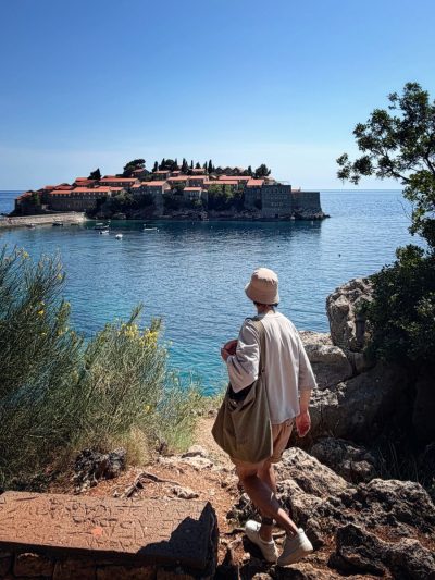 Sveti Stefan, Montenegro в июне — фото погоды (2026-06-23)