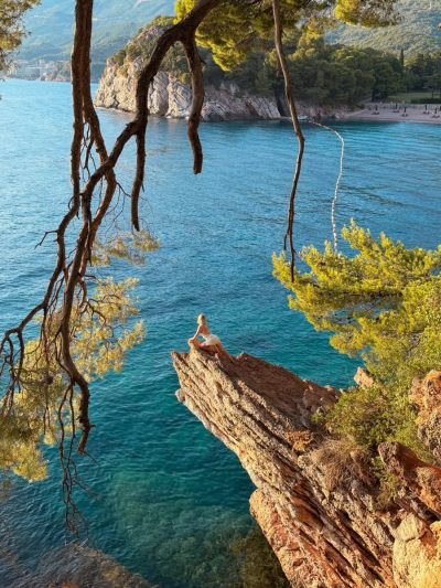 Sveti Stefan, Montenegro в июле — фото погоды (2026-07-11)