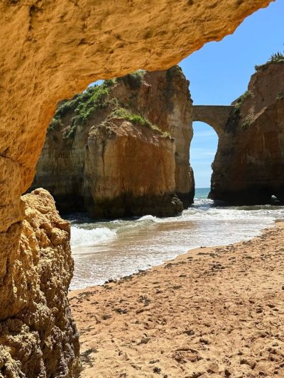 Praia dos Estudantes, Lagos в апреле — фото погоды (2026-04-20)