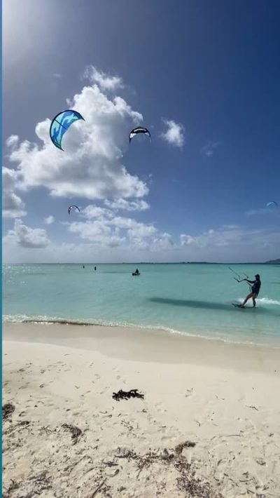 Saki Saki - Los Roques, Venezuela в июне — фото погоды (2025-06-06)