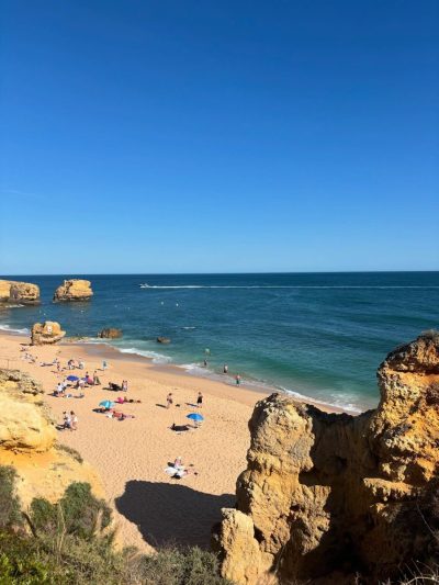 Praia da Coelha в сентябре — фото погоды (2025-09-02)