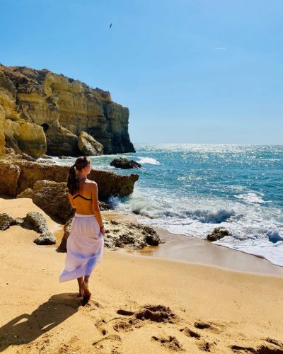 Praia da Coelha в октябре — фото погоды (2025-10-17)