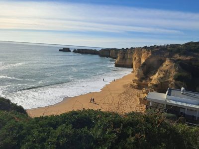 Praia da Coelha в декабре — фото погоды (2025-12-17)