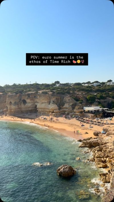 Praia da Coelha в июле — фото погоды (2026-07-01)