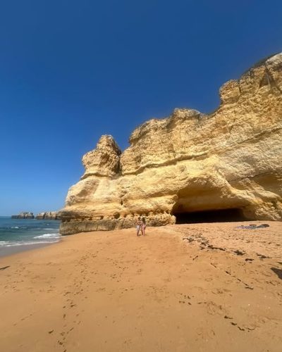 Praia da Coelha в июле — фото погоды (2026-07-06)