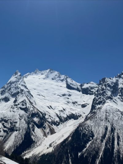 Домбай: высота - 2277 м в мае — фото погоды (2026-05-19)