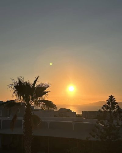 Thira, Santorini, Greece в сентябре — фото погоды (2024-09-16)