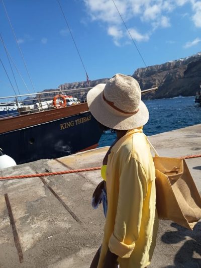 Thira, Santorini, Greece в феврале — фото погоды (2026-02-07)