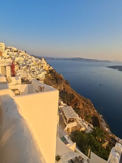 Thira, Santorini, Greece в июле — фото погоды (2026-07-07)
