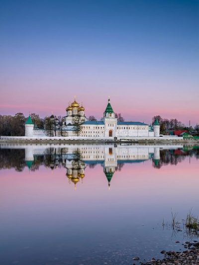 Ипатьевский монастырь в марте — фото погоды (2026-03-24)