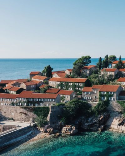 Aman Sveti Stefan в июле — фото погоды (2026-07-01)