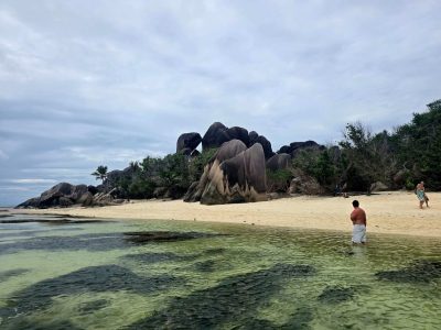 Anse Source D'argent, La Dique, Seychelles в январе — фото погоды (2026-01-09)