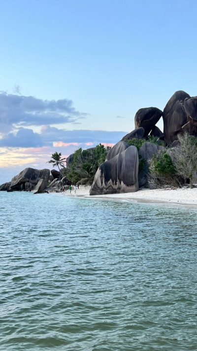 Anse Source D'argent, La Dique, Seychelles в феврале — фото погоды (2026-02-20)