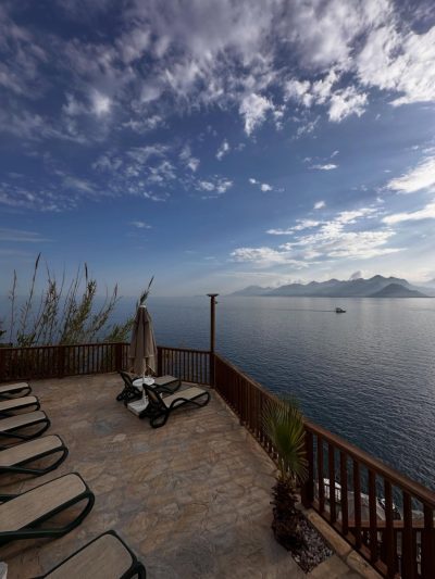 Ramada Plaza Hotel Antalya — фото погоды в апреле (2026-04-25)