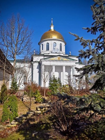 Успенский Псково-Печерский Монастырь в марте — фото погоды (2026-03-27)