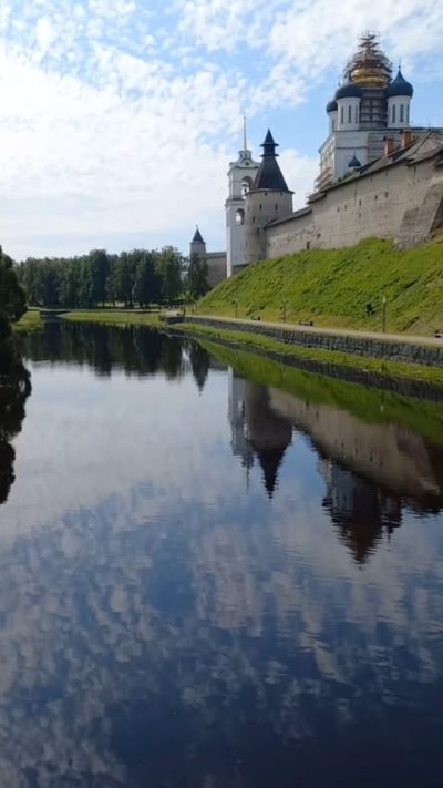 Успенский Псково-Печерский Монастырь в апреле — фото погоды (2026-04-10)