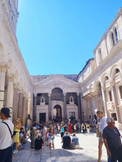 Dioklecijanova palača   Diocletian's Palace — фото погоды в сентябре (2025-09-21)