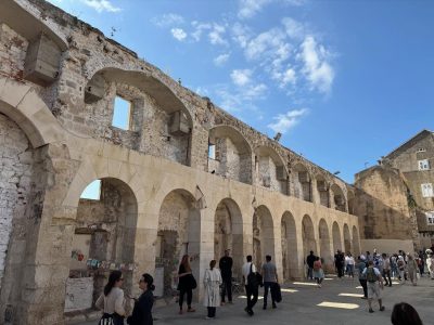 Dioklecijanova palača   Diocletian's Palace — фото погоды в октябре (2025-10-30)