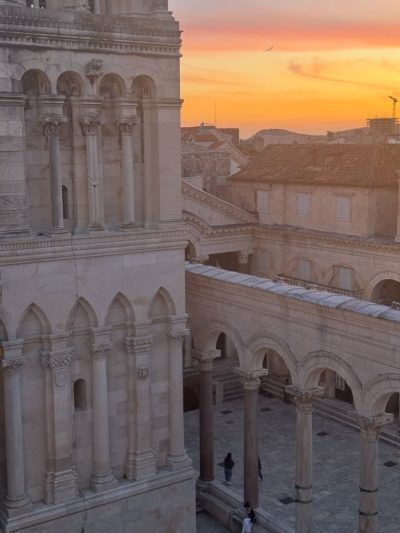 Dioklecijanova palača   Diocletian's Palace — фото погоды в апреле (2026-04-10)