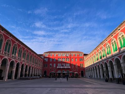 Dioklecijanova palača   Diocletian's Palace — фото погоды в апреле (2026-04-11)