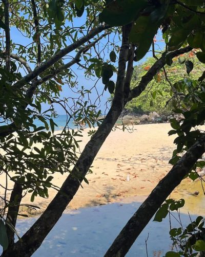 Small Sandy Beach в феврале — фото погоды (2026-02-01)