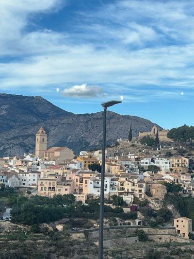 Polop, Alicante, Espanha — фото погоды в ноябре (2025-11-25)