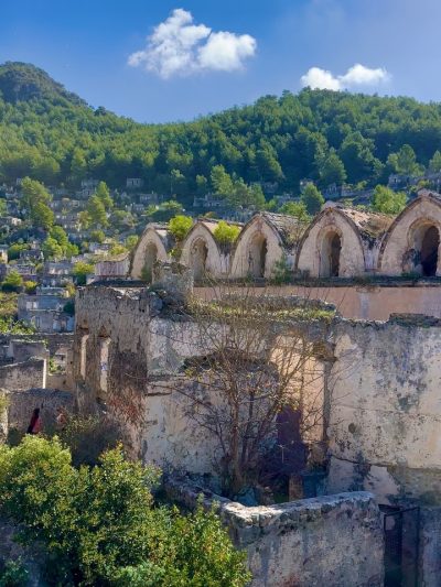Kayaköy - Karmylassos Hayalet Kent в октябре — фото погоды (2025-10-27)