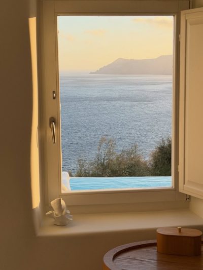 Mystique, a Luxury Collection Hotel, Santorini — фото погоды в октябре (2025-10-30)