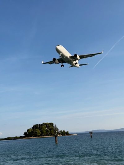 Kerkyra Airport Spotter Pier в октябре — фото погоды (2025-10-17)