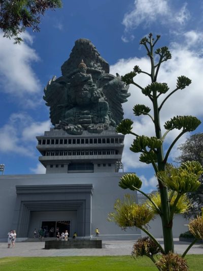 Garuda Wisnu Kencana (GWK), Denpasar Bali в октябре — фото погоды (2025-10-16)