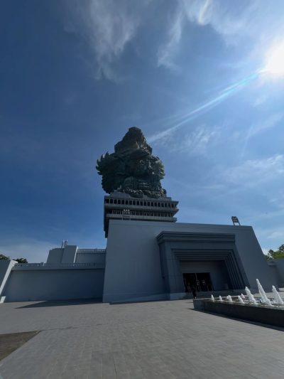 Garuda Wisnu Kencana (GWK), Denpasar Bali в марте — фото погоды (2026-03-04)