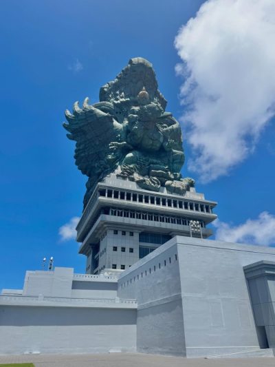 Garuda Wisnu Kencana (GWK), Denpasar Bali в марте — фото погоды (2026-03-31)