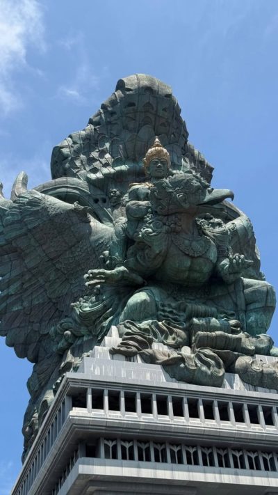 Garuda Wisnu Kencana (GWK), Denpasar Bali в апреле — фото погоды (2026-04-16)
