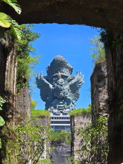 Garuda Wisnu Kencana (GWK), Denpasar Bali в мае — фото погоды (2026-05-03)