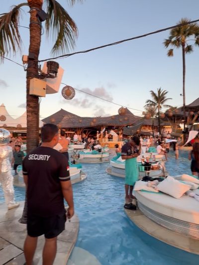Finn's Beach Club в июле — фото погоды (2026-07-06)