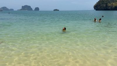 Pranang Cave, Railey Beach, Krabi ถำ้พระนาง ไร่เลย в апреле — фото погоды (2026-04-28)